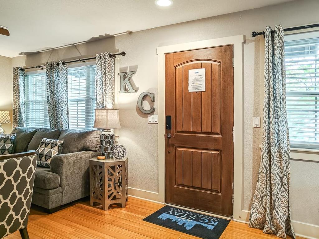 Quiet Plaza Two Bedroom 2 Bathroom Kansas City Exteriör bild