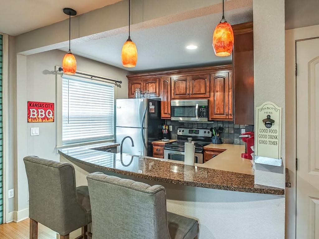 Quiet Plaza Two Bedroom 2 Bathroom Kansas City Exteriör bild