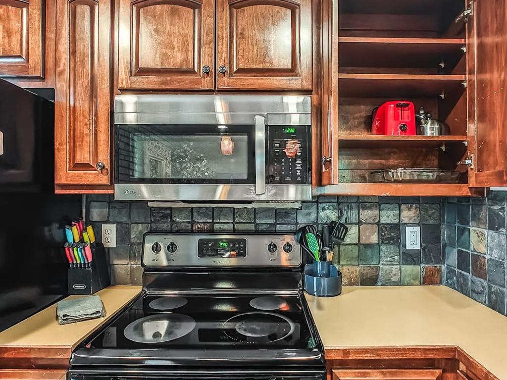 Quiet Plaza Two Bedroom 2 Bathroom Kansas City Exteriör bild